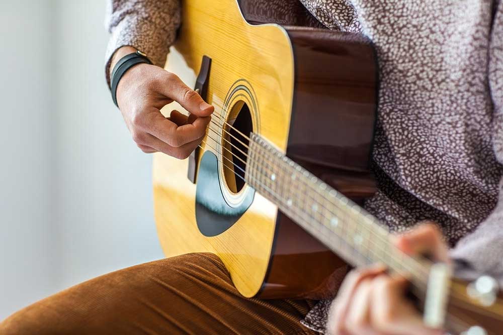 Buying an Acoustic Guitar with the Best Value